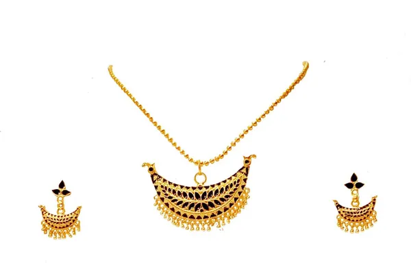 Assamese_Traditional_Gold_Plated_Black_Colour_Joonbiri_Chain_Jewellery_Set_For_Women
